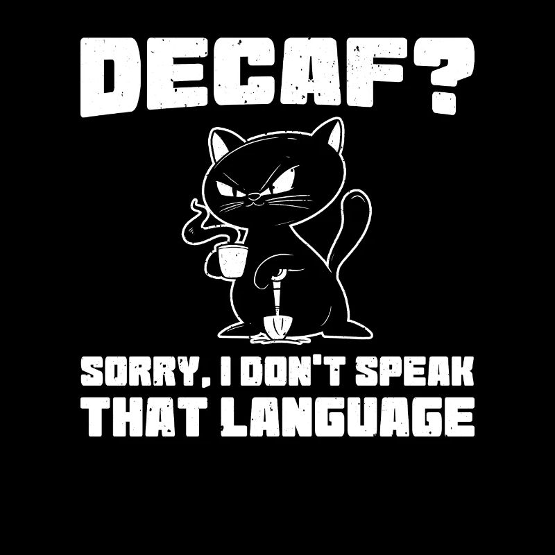Drôle de chat buvant du café contenant de la caféine