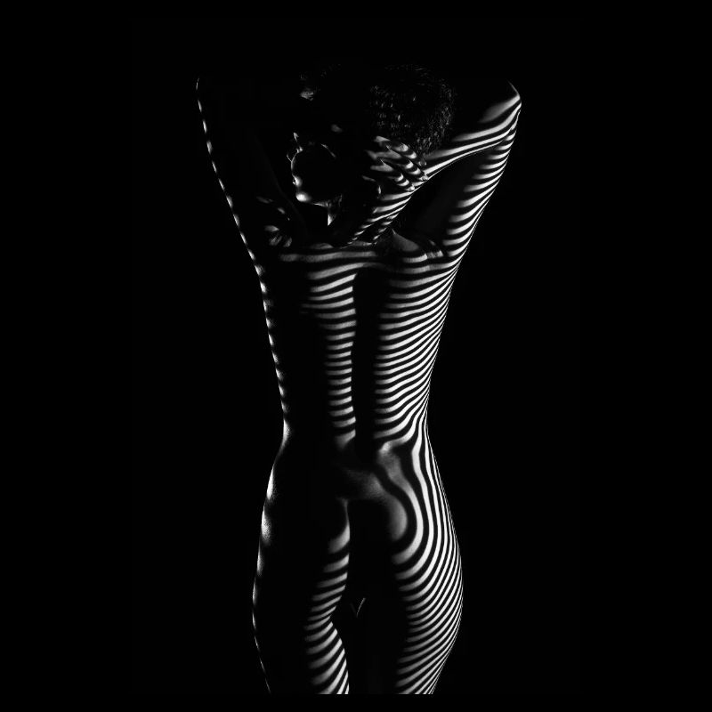 Shapely nude woman from behind