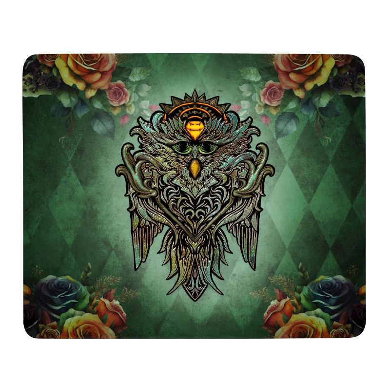 Tolle Eule mit Rosen