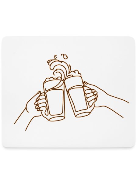 Biergläser zum Anstoßen