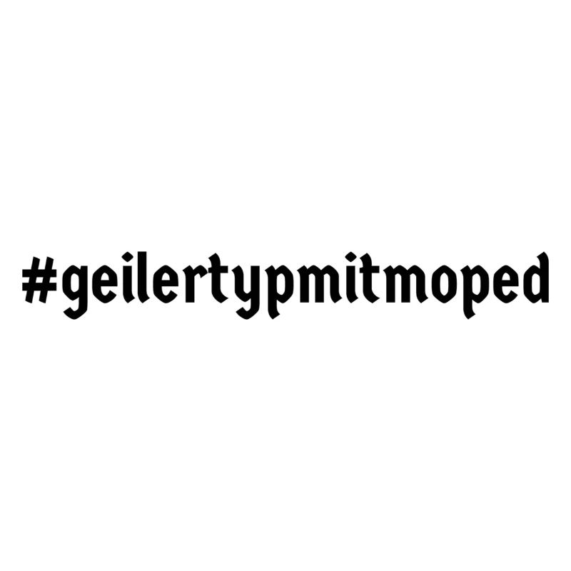 Geiler Typ mit Moped