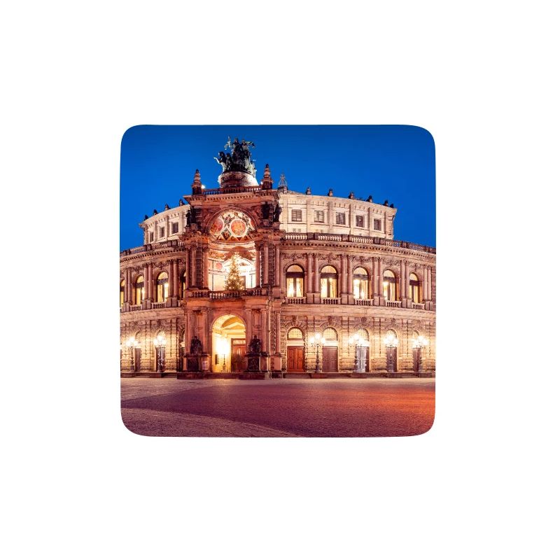 Dresdner Semperoper im Abendlicht