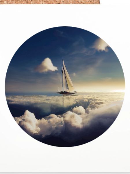 Schiff mit Wolken
