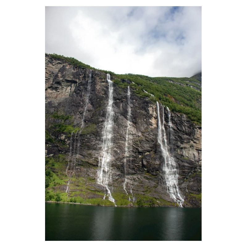 Cascade des Sept Sœurs dans les fjords de Geiranger
