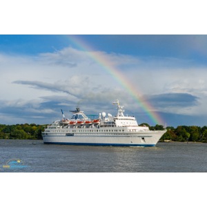 SuK Bild - MS Delphin auf der Elbe mit Regenbogen