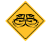 Drohne mit Warnschild Drohnenflieger