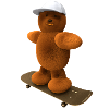 Bär auf Skateboard mit Basecap