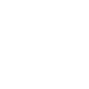 Chien couché blanc