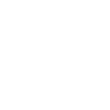 Dieser Junge spielt Flöte