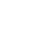 Femme en robe blanche