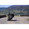 Motorrad liegt im Wind