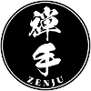 Samurai im verzierten Kimono-Kreis-Emblem