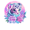 Tigerbaby mit Blütenkranz