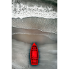 Rotes Boot am Grauen Ufer