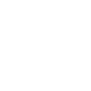 Waldfuchs im Blätterkranz