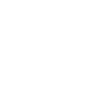 Dragon dans le ciel nuageux