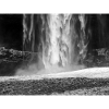Monochromer Wasserfallnebel