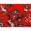 Roter Floralakzent