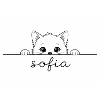 Petit chaton adorable regarde Sofia