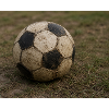 Fußball im Feldrand