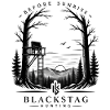 Nachtwald Silhouette mit Hochsitz