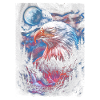 Adler über nächtlicher Waldlandschaft