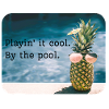 Ananas am Pool – Sommerhumor