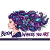 Kosmische Blüten im Haar