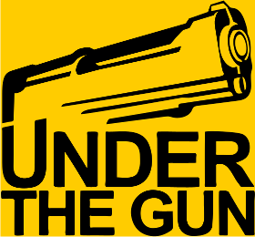 Affichez votre position favorite 'Under the Gun' au poker avec ce t-shirt unique. Pour les joueurs avertis et stratégiques du Texas Hold'em.