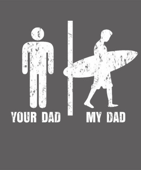 Le t-shirt idéal pour le Papa Surfeur! Montrez l'amour de la plage et de l'océan avec ce cadeau unique. Un style décontracté pour tous!