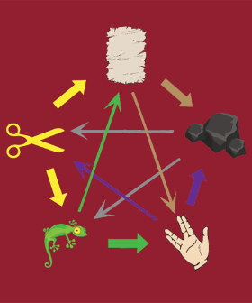 Découvrez le t-shirt Pierre Feuille Ciseaux Lézard Spock, un clin d'œil hilarant aux geeks et fans de séries TV. Humour garanti!
