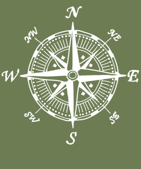 Laissez-vous guider par l'appel du large avec ce motif "Boussole Aventure". Parfait pour les âmes voyageuses et les esprits libres. Ce desig...
