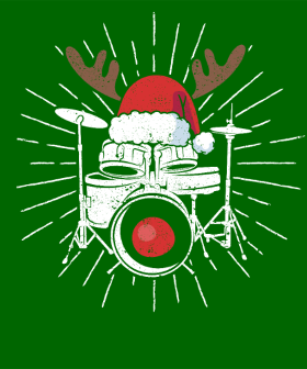 Motif Batterie Pyjama Noël Festif personnalisé sur vêtement