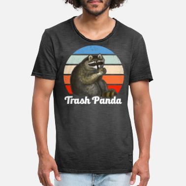 Funny raccoon eats Trash Panda Retro - Men&#39;s Vintage T-Shirt