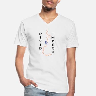 Reunifikacja divide et impera - Klasyczna koszulka męska z dekoltem w serek