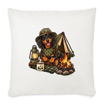 Dackel_Camping_-1-Dackel beim Camping – Kleiner Hu - Sofakissenbezug 45 x 45 cm - Naturweiß  - Vorne