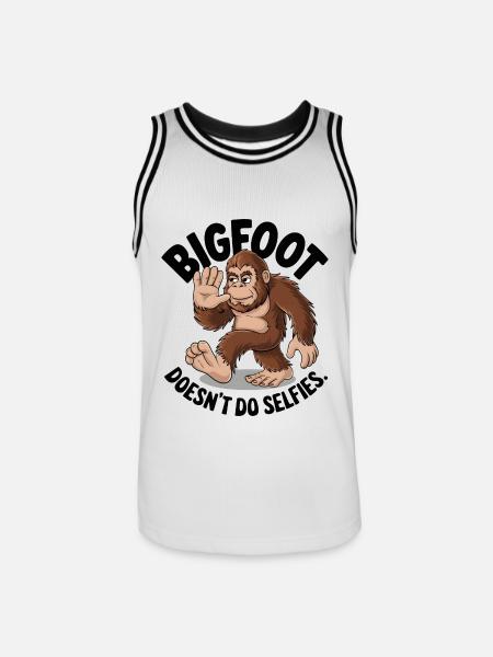 Bigfoot Doesn't Do Selfies - Men's Basketball Jersey - white/black
