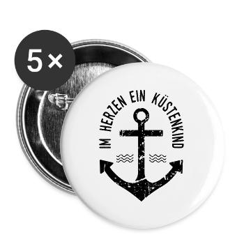 Im Herzen ein Küstenkind - Buttons groß 56 mm (5er Pack) - Weiß - Vorne