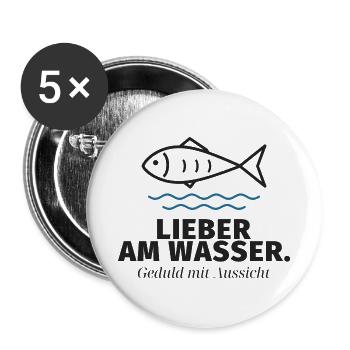 Lieber am Wasser – Fischmotiv - Buttons groß 56 mm (5er Pack) - Weiß - Vorne