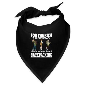 Reiche haben Therapie Wir sind Backpacker - Bandana Dreieckstuch - Schwarz - Vorne
