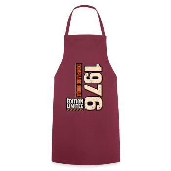 50-jähriges Jubiläum 1976 – Vintage-Herrengeschenk - Kochschürze - Bordeaux - Vorne - AI Model Male 185 dark (185cm)