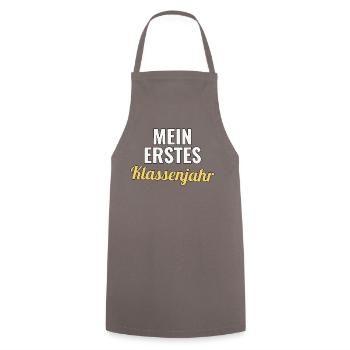 Erstes Klassenjahr geschafft – Lehrkraft Geschenk - Kochschürze - Grau - Vorne - AI Model Male 185 dark (185cm)