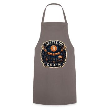 SETTLE ON CHAIN - Kochschürze - Grau - Vorne - AI Model Male 185 dark (185cm)