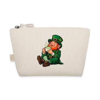 Leprechaun mit Matcha Latte – Irischer Glückszaube - Bio-Täschchen - Natur - Vorne