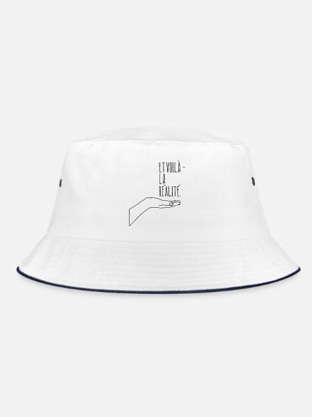 Et voilà - la réalité. - Bucket Hat - Weiß/Navy