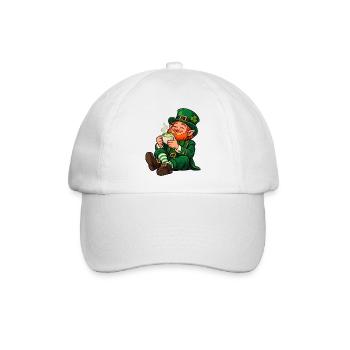 Leprechaun mit Matcha Latte – Irischer Glückszaube - Baseballkappe - Weiß/Weiß - Vorne