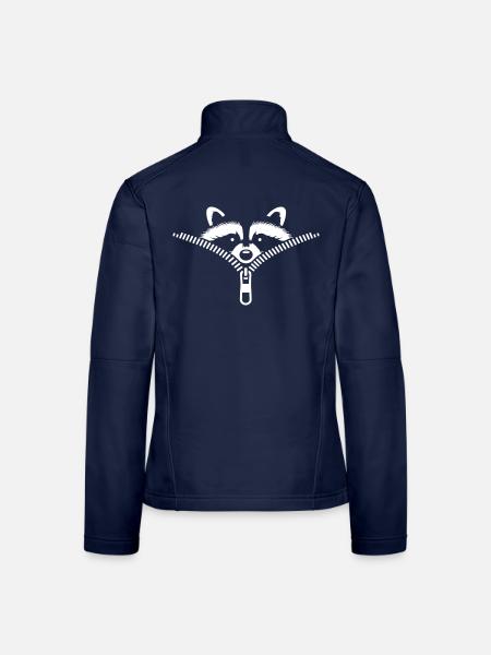 Small raccoon hidden in a zipper - Women's Softshell Jacket - navy - Back