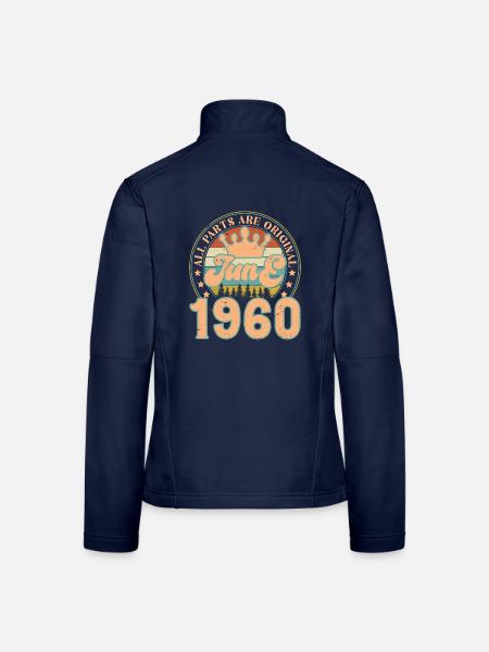 Juni 1960. Juni 1960 Geburtstagsgeschenk. Juni - Frauen Softshelljacke - Navy - Hinten