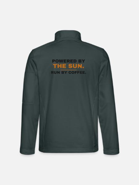 Angetrieben von der Sonne Betrieben von Kaffee - Unisex Softshelljacke - Dunkelgrau - Hinten