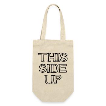 This Side Up Schriftzug handgezeichnet - Geschenkbeutel für Flaschen - Natur - Vorne